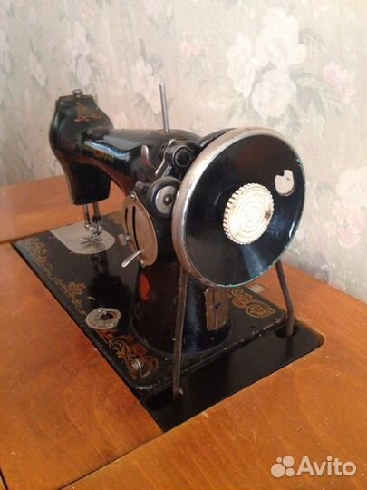 Машинка швейная