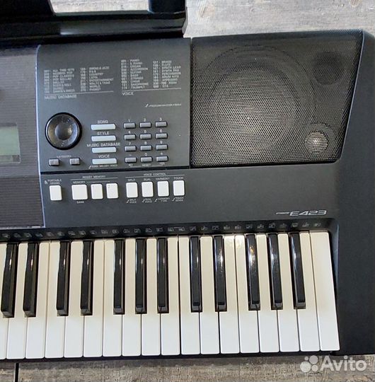 Синтезатор Yamaha psr e423