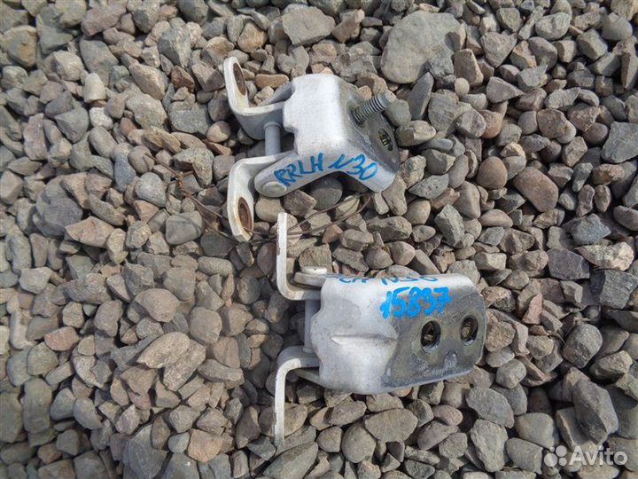 Петля двери задняя левая Nissan R'nessa N30 SR20