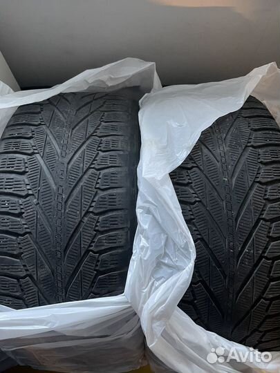 Nokian Tyres Hakkapeliitta R2 SUV 295/40 R21 111R