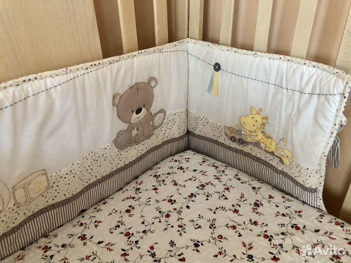 Бортик в кроватку