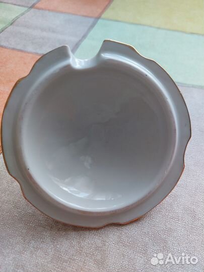 Фарфоровая крышка