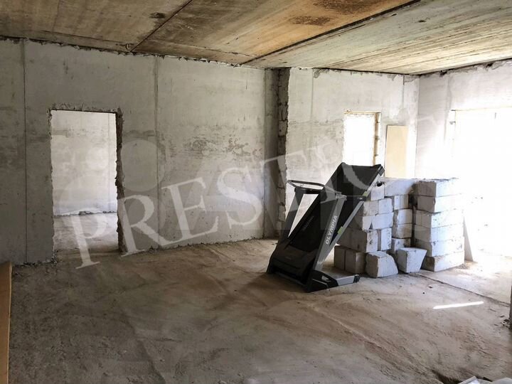 Дом 405 м² на участке 8 сот.