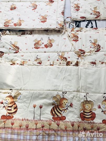 Бортики для кроватки « Пчелки «