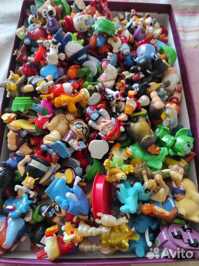 Игрушки из киндера пакетом
