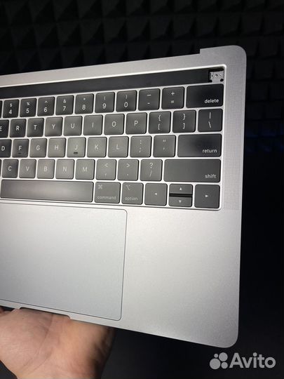Топкейс MacBook Pro 13