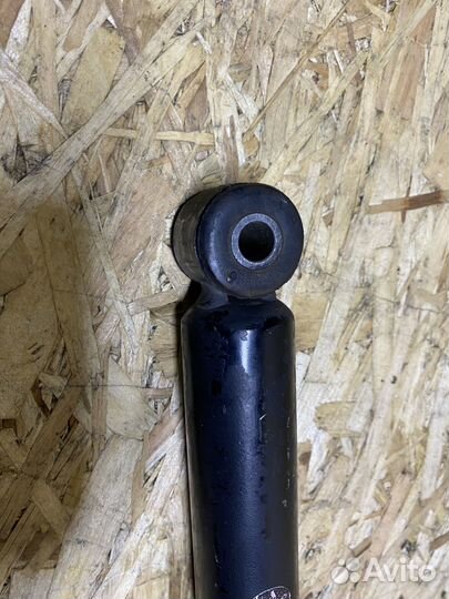 Стойка амортизатора задняя volvo v40