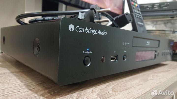 Blu-ray плеер cambridge audio azur 752bd