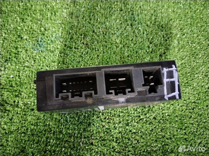 Блок управления дверью багажника Volvo V70