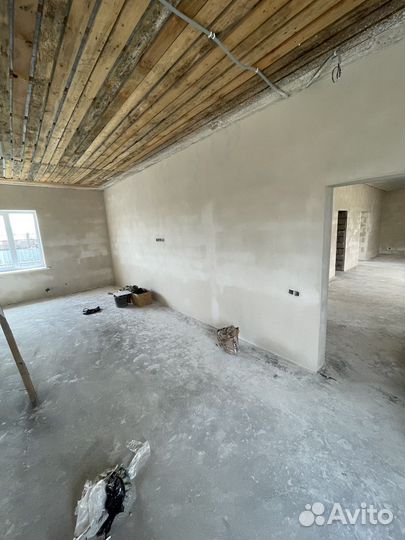 Механизированная штукатурка стен и потолков