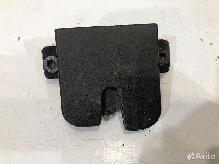 Замок двери багажника Volkswagen Transporter T6