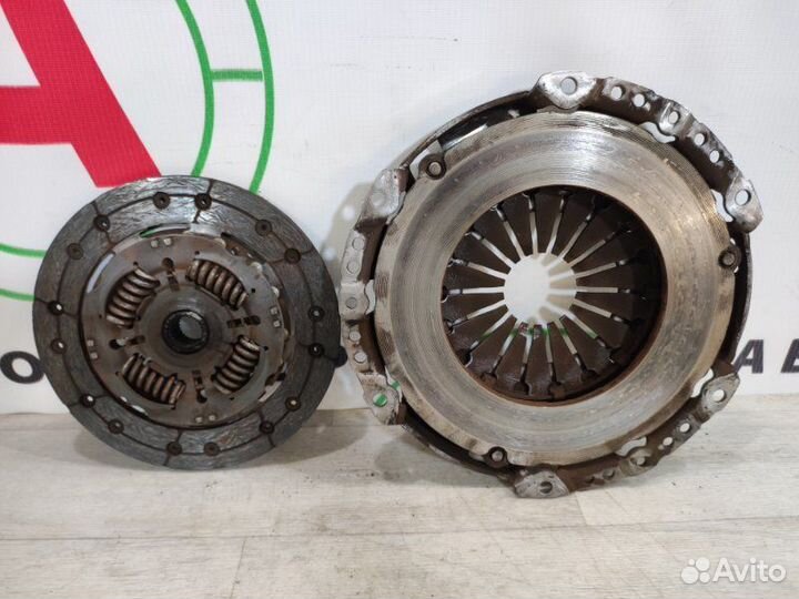 Комплект сцепления Nissan Note E11 HR16DE 2011