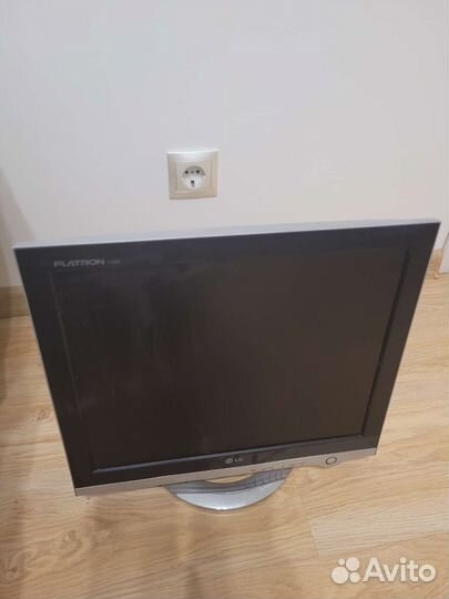 Монитор LG flatron l1720p