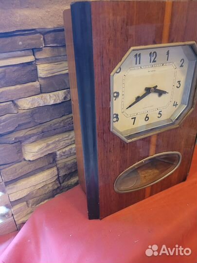 Часы настенные СССР янтарь