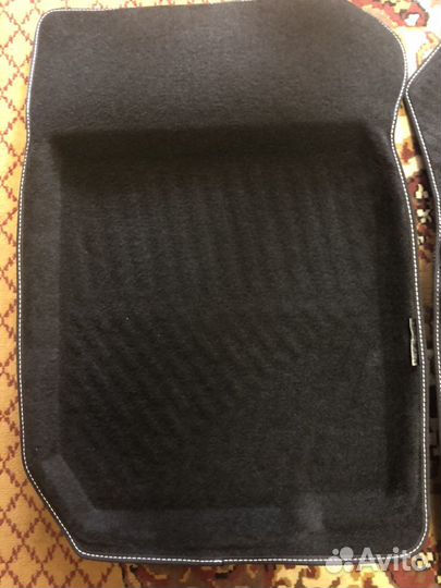 Продам ковры новые на Рено Логан