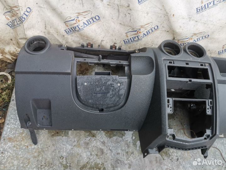 Торпедо Renault Logan I (2004—2009)