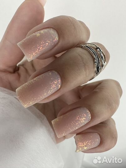 Модель на маникюр и педикюр