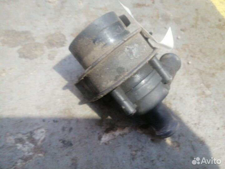 Насос (помпа) электрический Volkswagen Passat B6