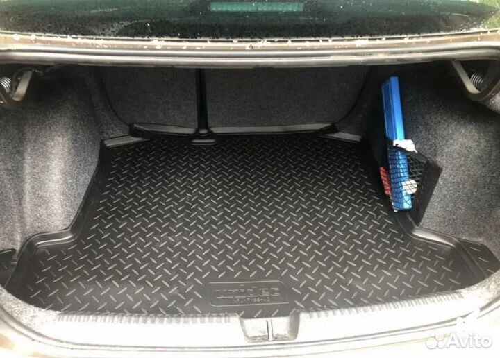 Коврики в багажник для Toyota Corolla Verso (E12)