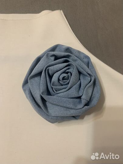 Брошь ручной работы из джинсы