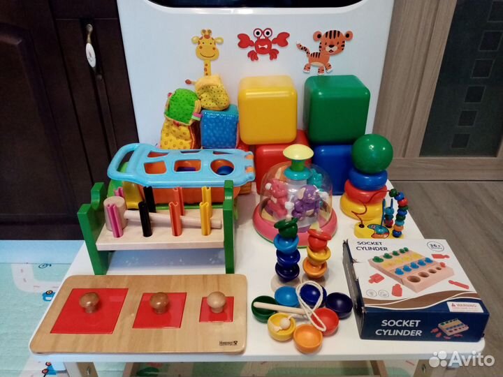 Развивающие игрушки Монтессори пакетом