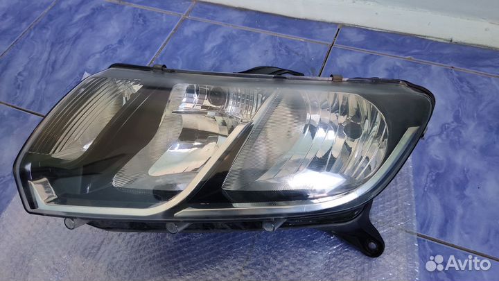 Фара передняя левая