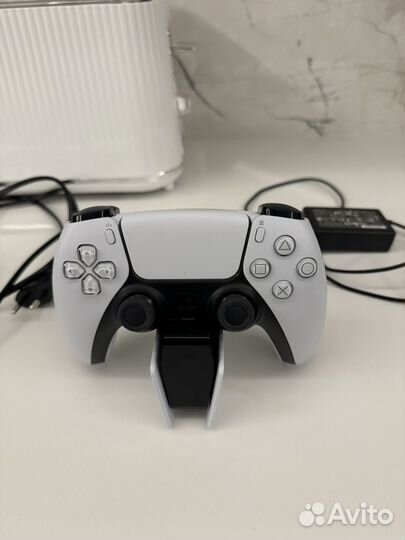 Зарядная станция для геймпада для PlayStation 5