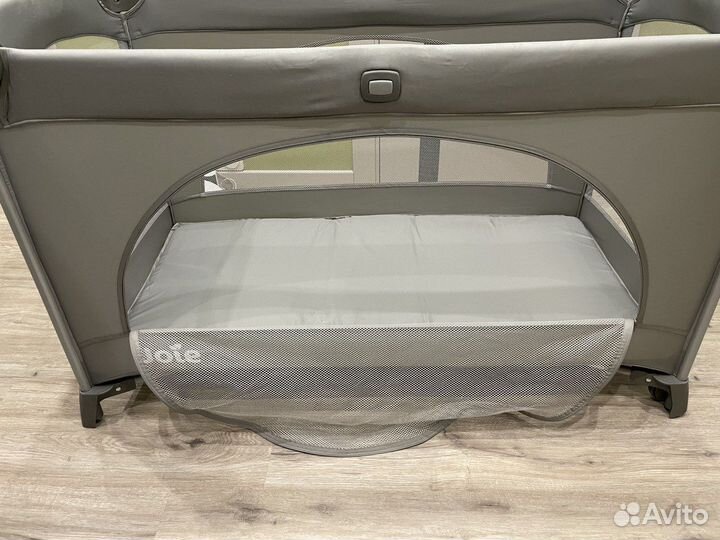 Детская кровать манеж Joie