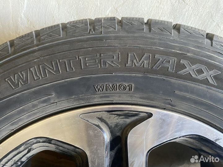 Dunlop SP Winter Maxx WM01 215/60 R17