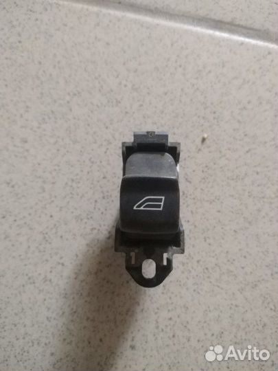Кнопка стеклоподъемника передняя правая Volvo S40