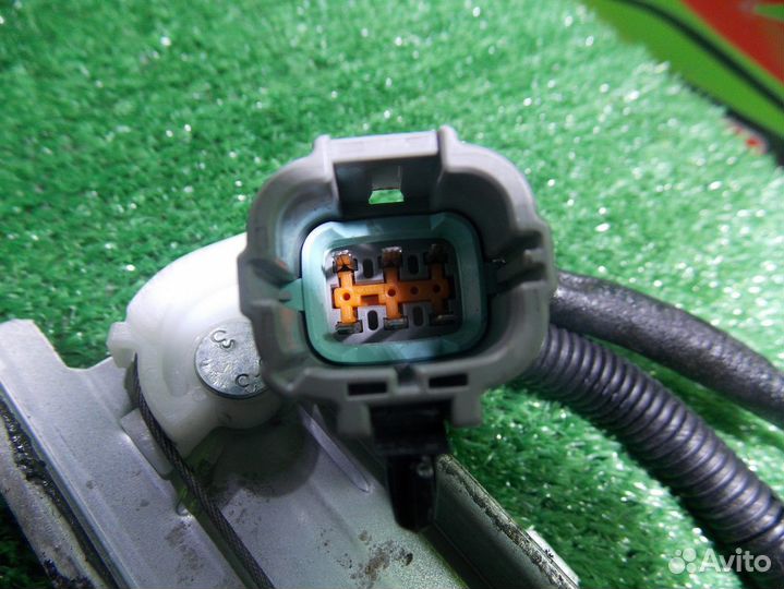 Стеклоподъемник nissan NT30,PNT30,T30 X-trail