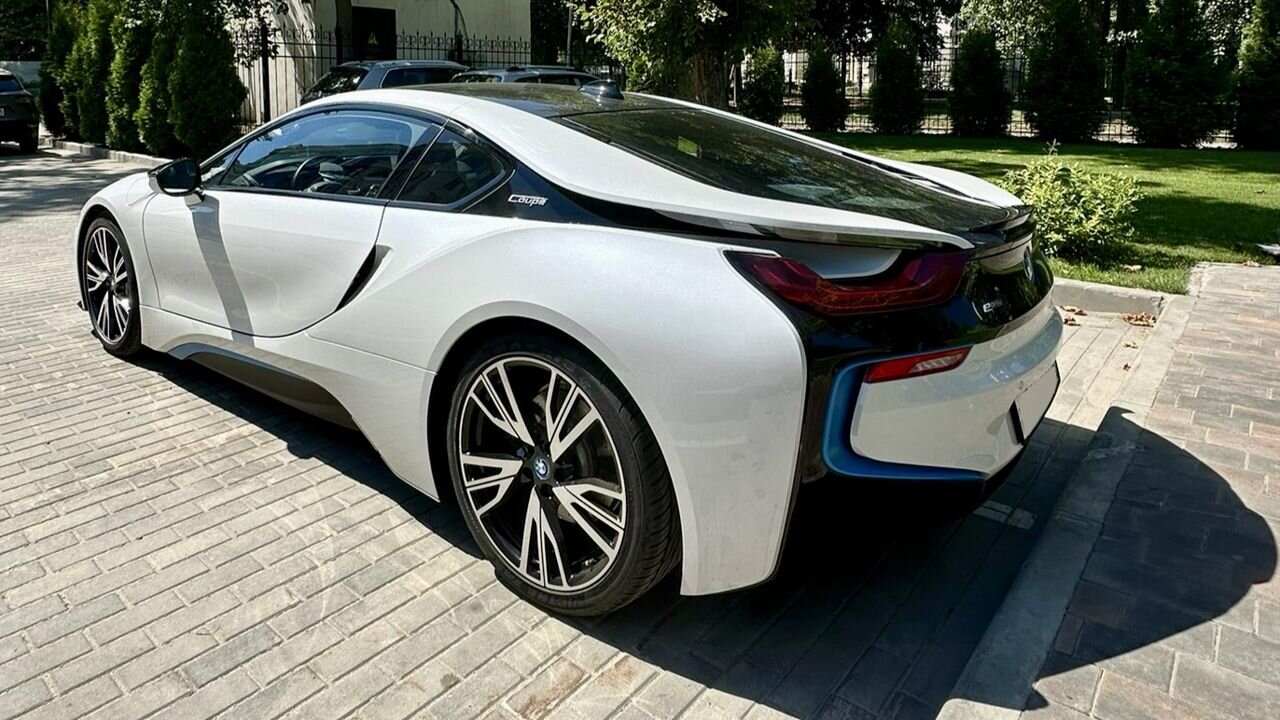 BMW i8: фото из отзыва