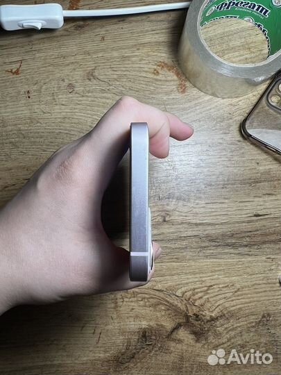 Телефон iPhone 13