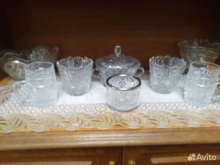 Посуда хрустальная. Несколько наборов