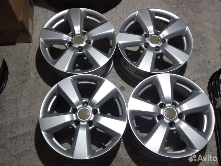Литые диски 5 114.3 R16