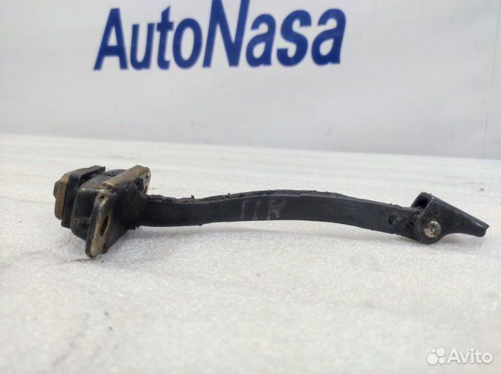 Ограничитель двери передний правый Hyundai Santa