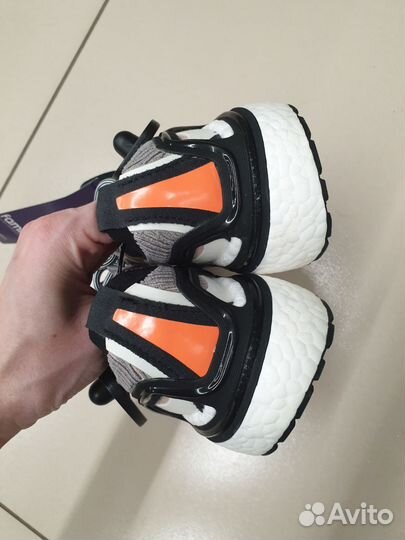 Кроссовки Adidas Ultraboost женские