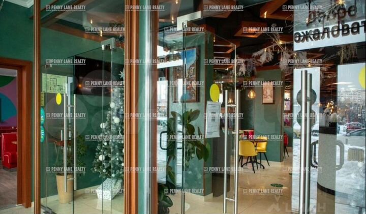 Продам торговое помещение, 212 м²