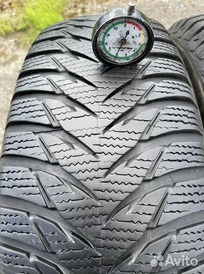 Goodyear UltraGrip 8 215/65 R16