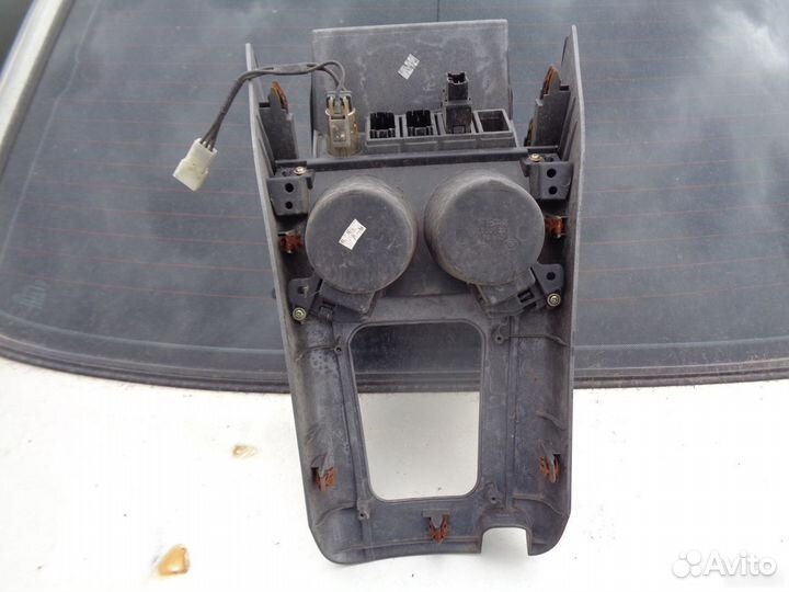 Консоль центральная Lifan X60 2012)