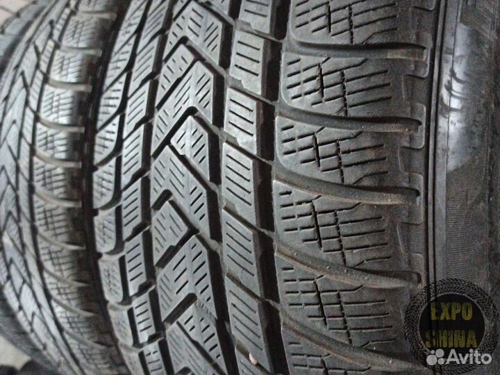 Pirelli Scorpion Winter 295/35 R21 и 265/40 R21 107V