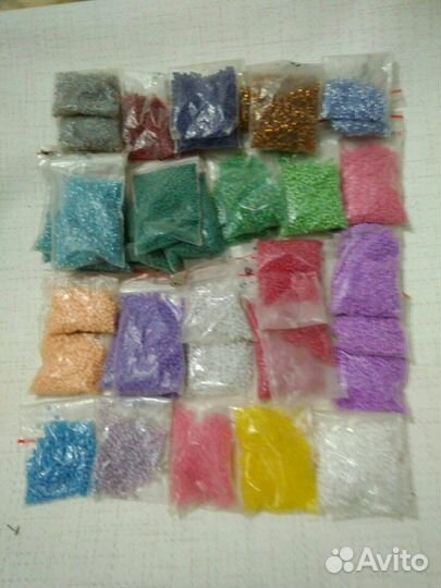 Бисер чешский,нитки бел-е и цветн-е, леска,пров-ка