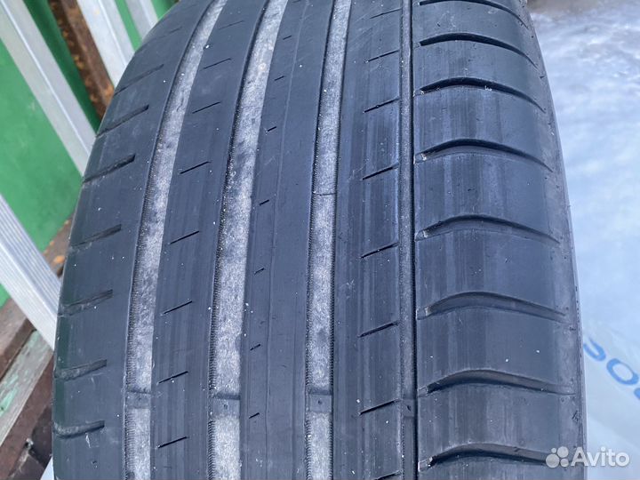 Triangle EffeXSport TH202 255/40 R19 100Y