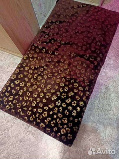 Лежанка для собаки +комбинезон на среднюю собаку