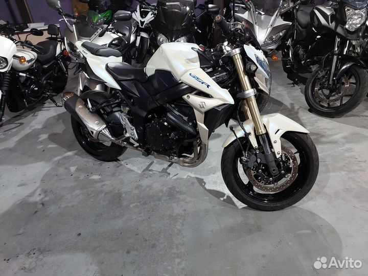 Suzuki GSR750