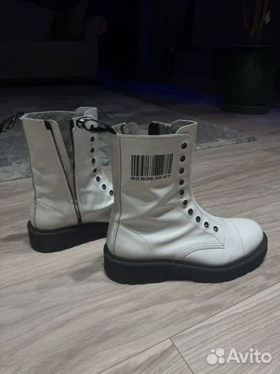 Vtmnts Barcode Army Boots