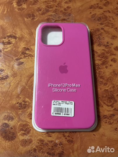 Чехлы на телефон