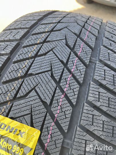 Sonix WinterXPro 999 275/35 R20 128U