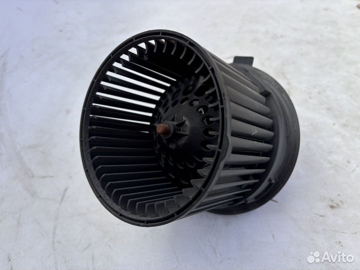 Моторчик отопителя Renault Logan 2 Sandero 2