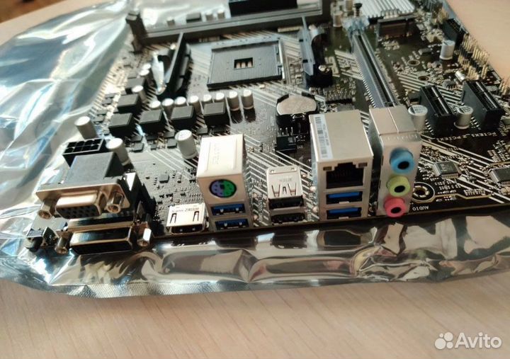 Материнская плата am4